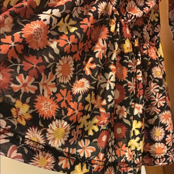 SKYE’S THE LIMIT Floral 2 pc. Top - L - Picture 2 of 3